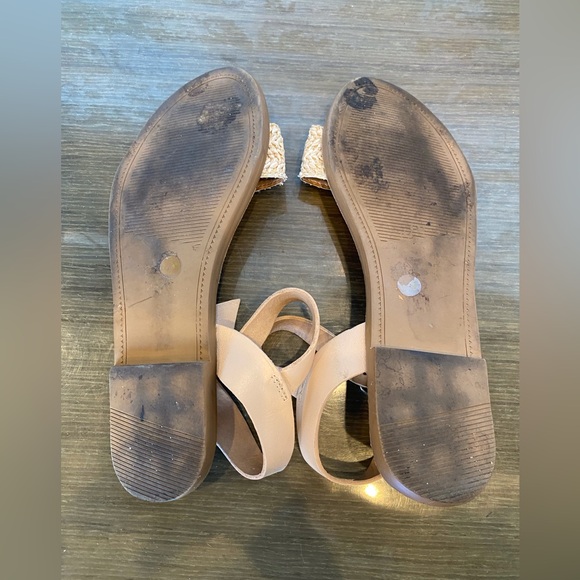 Steve Madden Rattan Weave Strappy Sandal SZ 8.5 - Picture 4 of 7